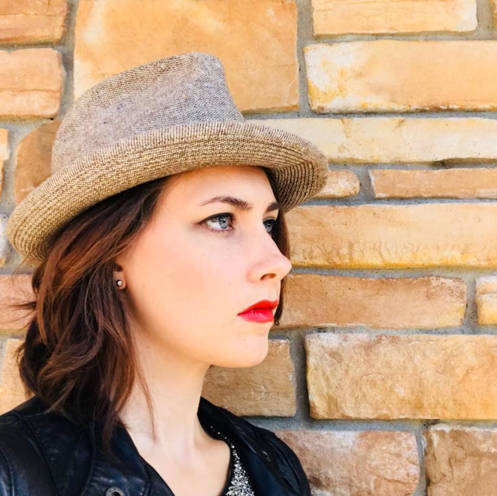 Meet your Posher, Melissa
